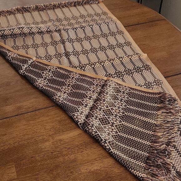Lithuanian brown and gold woven table runner - Picture 2 of 6